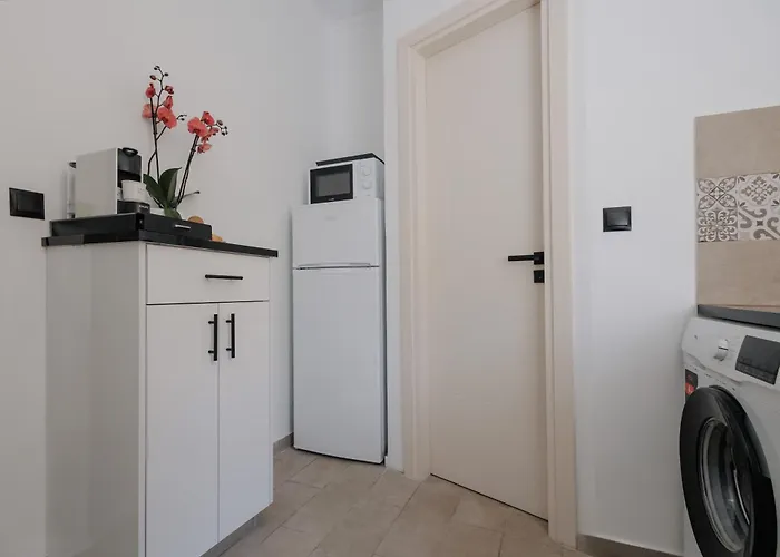 Theoxenia At Old Town Apartment *